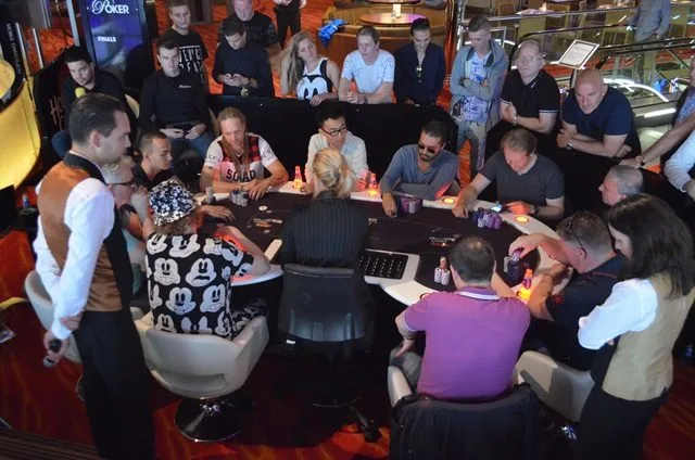 Finaletafel Main | 2016/07 - Utrecht Poker Series - €700 NLHE Main Event 